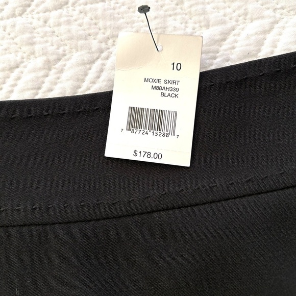 Tahari Moxie Black Pencil Skirt NWT Size 10 - Picture 3 of 15